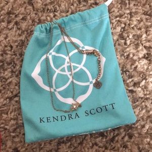 Kendra Scott necklace